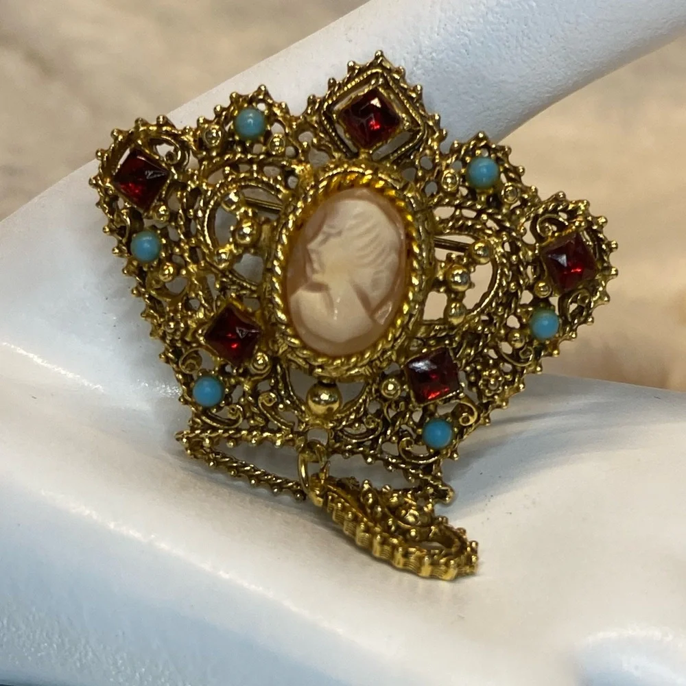 Vintage Crown FLORENZA BROOCH CARVED SHELL CAMEO with Garnet and Turquoise Glass